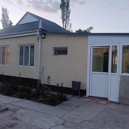 Guest House Lola Kochkor 외부 사진